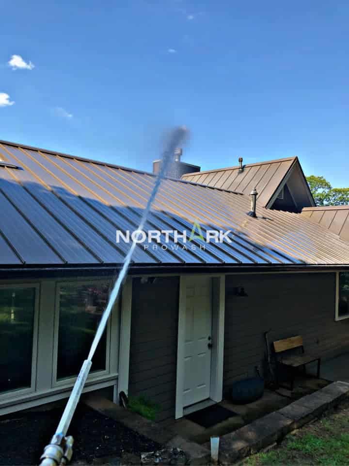 Cave Springs roof cleaning near me